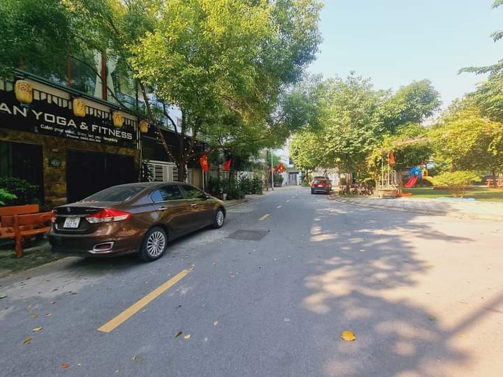 Bán Biệt Thự Lô Góc Vip Minh Khai - Nam Từ Liêm 28 Tỷ - View Vườn Hoa