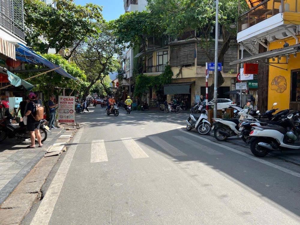 Bán Khách Sạn Hàng Vải 7 Tầng, Mặt Tiền 5m, Giá Tốt