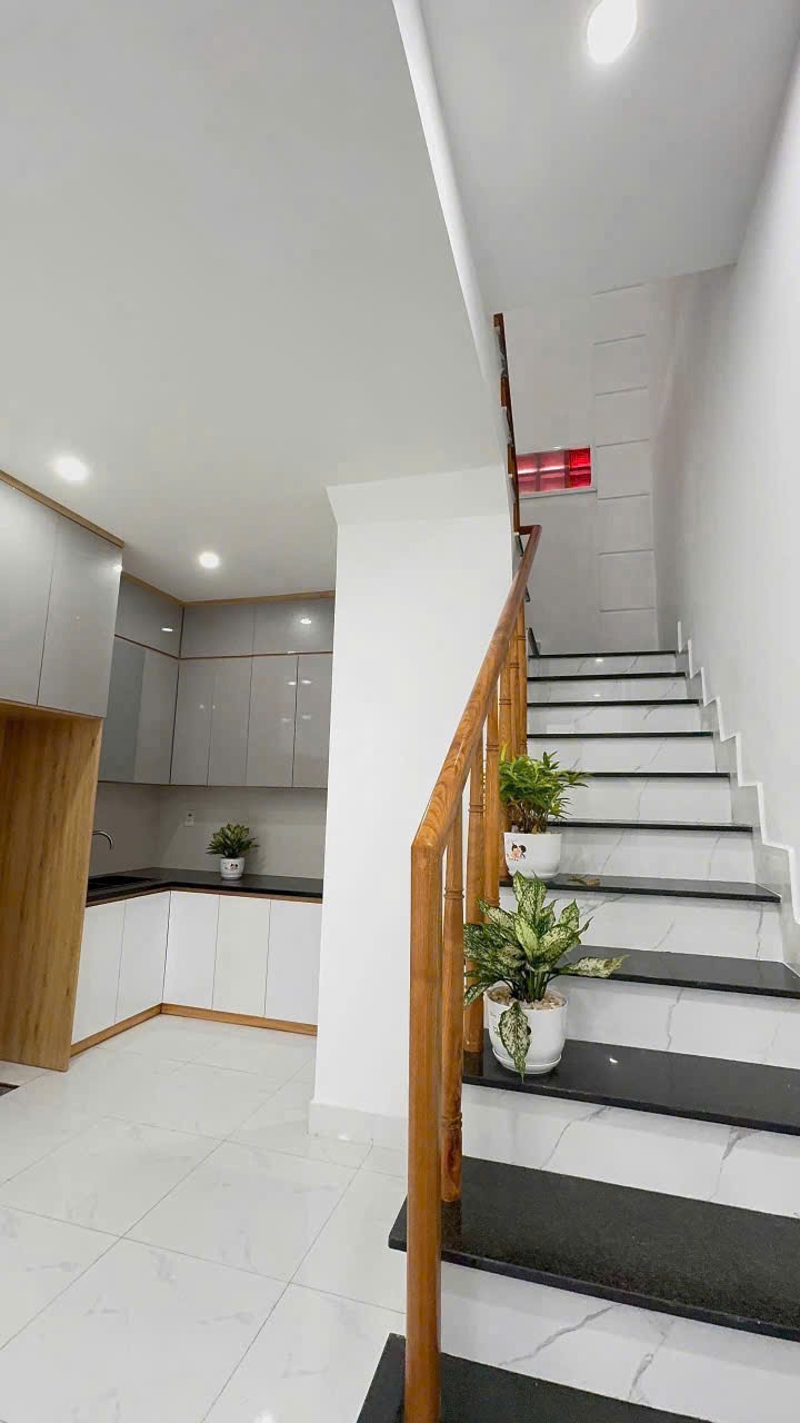 Bán nhà hóc môn giá 835tr, sổ hồng riêng - Vị trí đắc địa, tiềm năng lớn