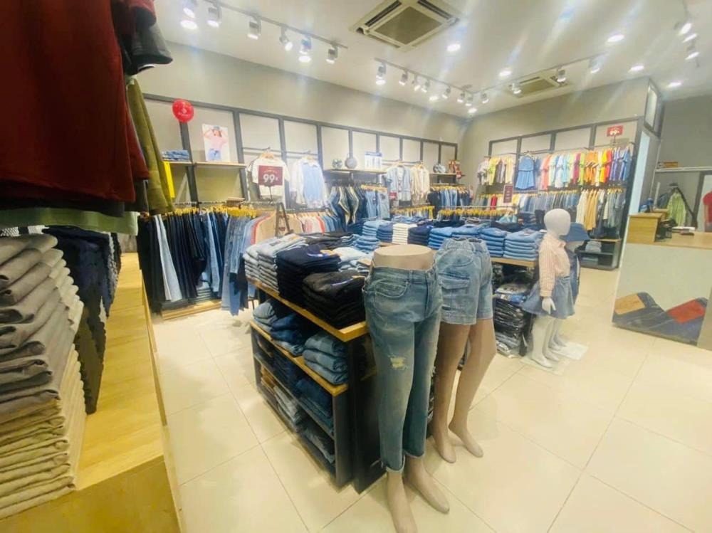 Bán Nhanh Nhà Mặt Phố Cầu Giấy - 90m2, 2 Tầng, Giá 57.6 Tỷ