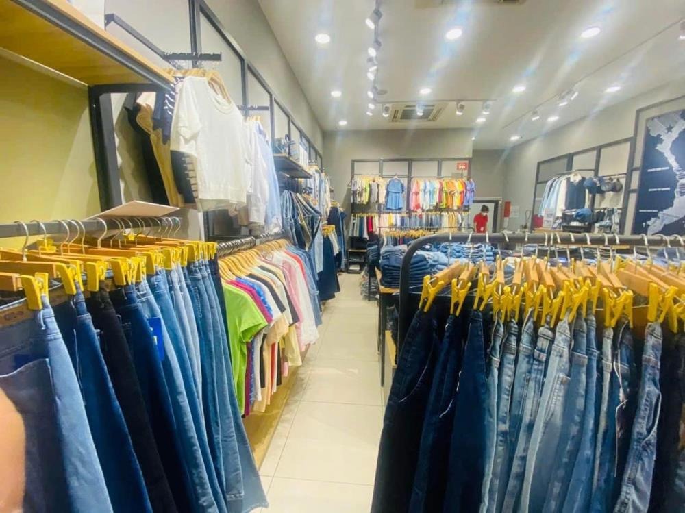 Bán Nhanh Nhà Mặt Phố Cầu Giấy - 90m2, 2 Tầng, Giá 57.6 Tỷ