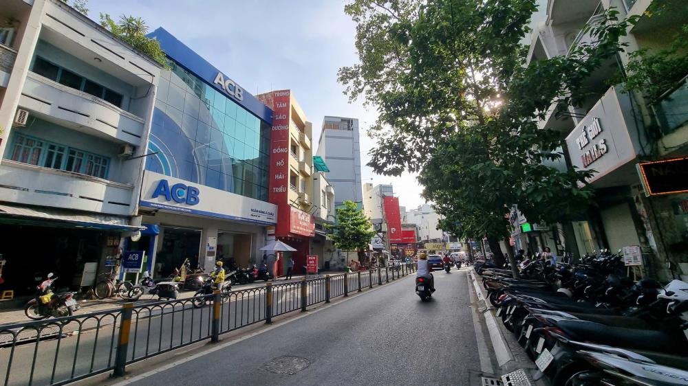 Bán Nhà 4 Tầng Mặt Tiền Trần Quang Khải, Quận 1 - Vị Trí Đắc Địa, Giá Tốt