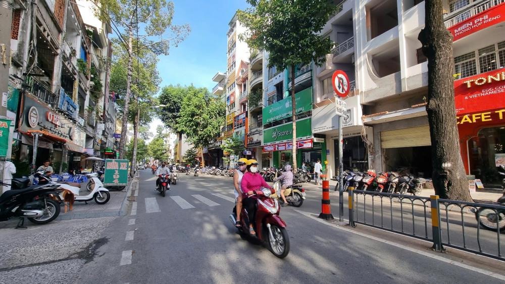 Bán Nhà 4 Tầng Mặt Tiền Trần Quang Khải, Quận 1 - Vị Trí Đắc Địa, Giá Tốt