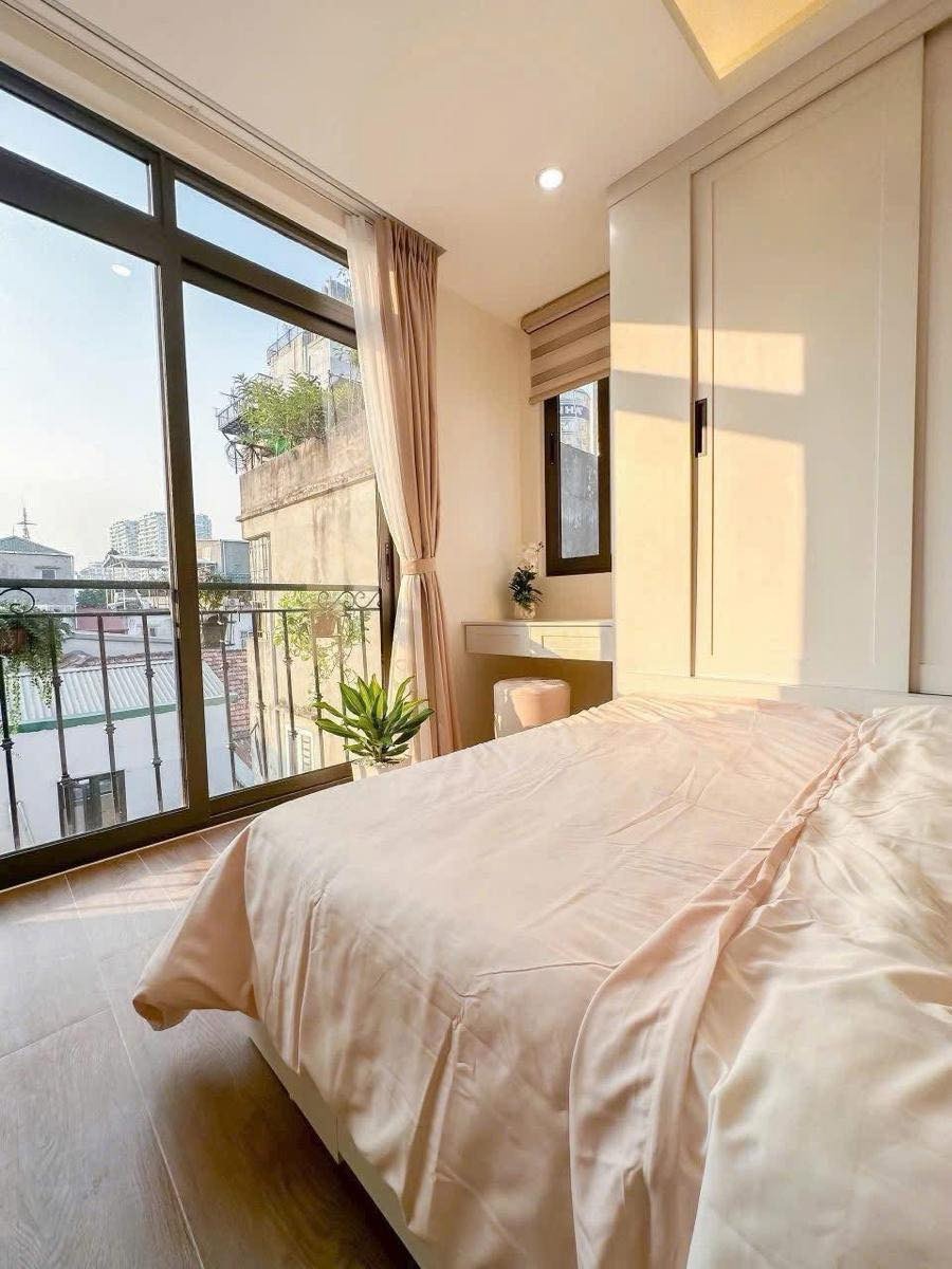 Cổ Nhuế - Nhà Lô Góc 7 Tầng, Thang Máy, Full Nội Thất - Giá 8.99 Tỷ