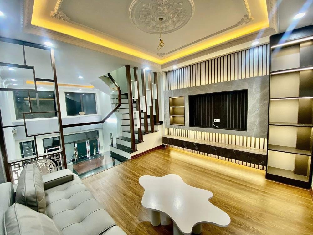 Nhà Mặt Phố Hà Đông - Kinh Doanh Sầm Uất - Giá 7 Tỷ