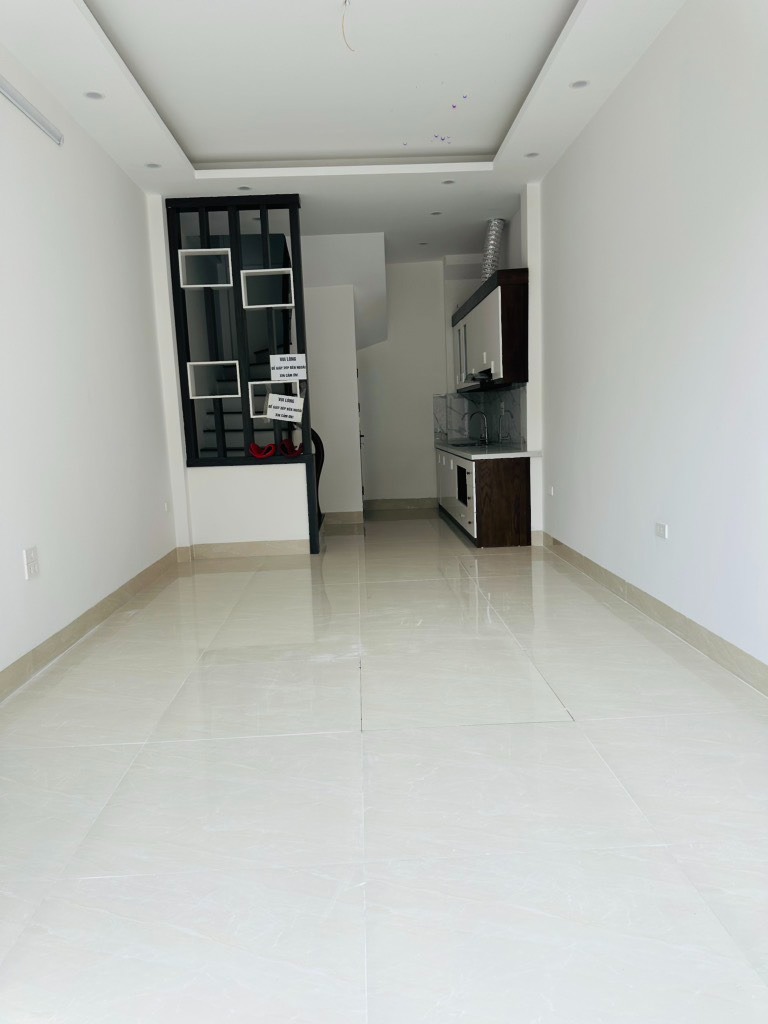 Bán Nhà 5 Tầng Phường Thượng Cát - Giá 5.5 Tỷ - Ngõ Rộng - Thiết Kế Hiện Đại