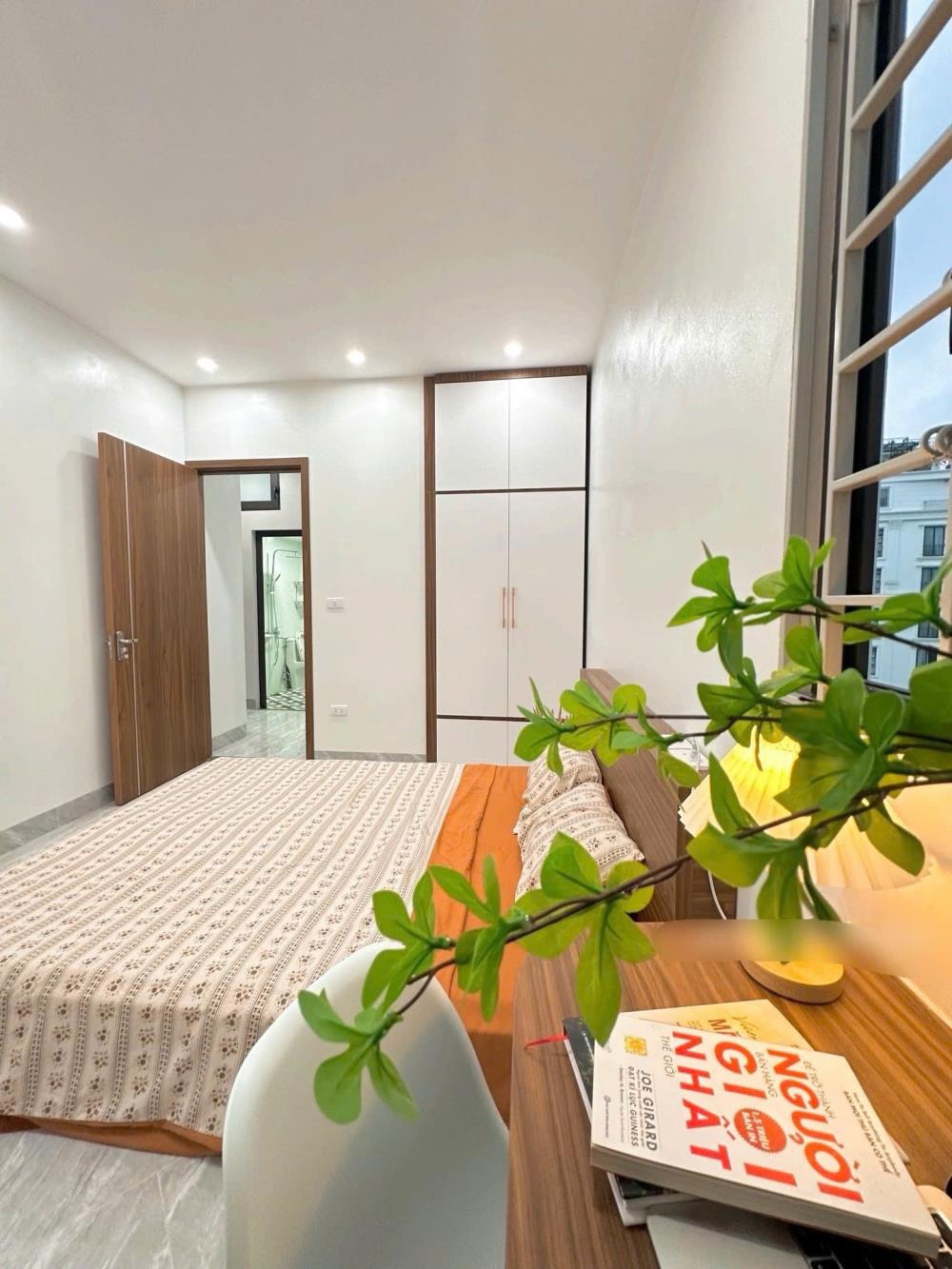 Bán Gấp Tòa Nhà 9 Tầng Mặt Phố, 2 Hầm, Trung Tâm Quận Cầu Giấy