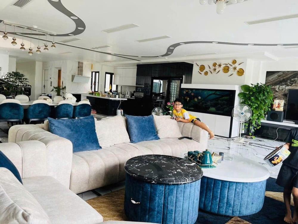 Bán Gấp Tòa Nhà 9 Tầng Mặt Phố, 2 Hầm, Trung Tâm Quận Cầu Giấy