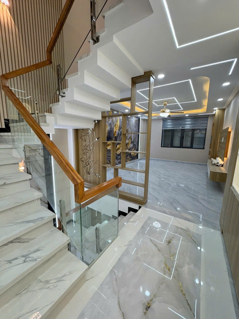 Nhà đẹp Bình Thạnh: 64m2, 3 Lầu, 5PN, Giá 6.5 tỷ - Vị Trí Đắc Địa