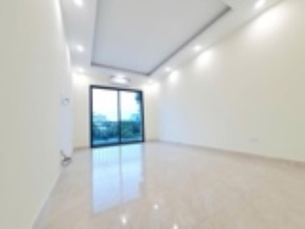 Bán nhà đẹp Hoàng Mai - Ngõ nông, gần phố, sổ phân lô