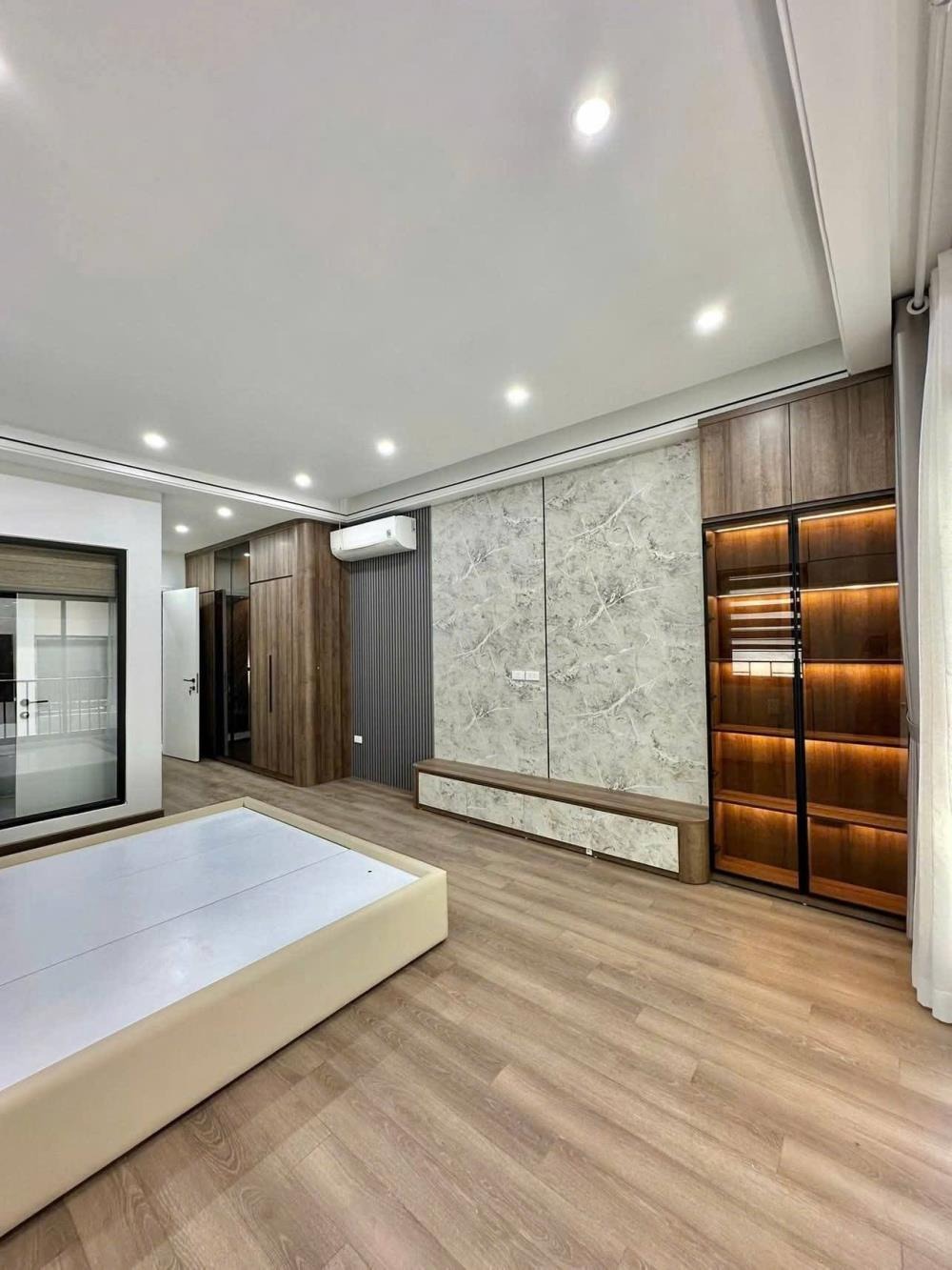 Nhà Lô Góc 45m2, Full Nội Thất, Quận Long Biên - Giá Tốt Nhất