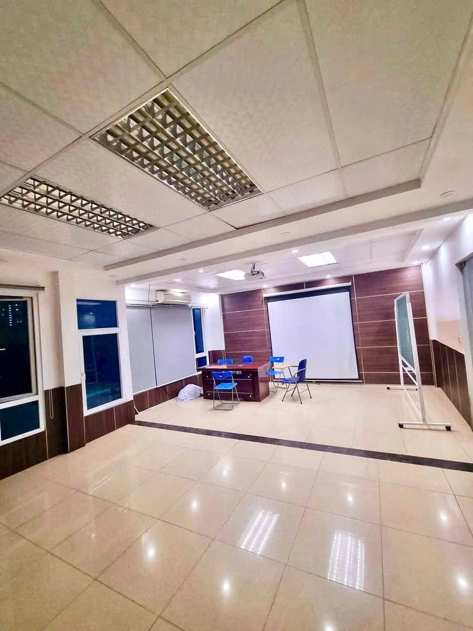 Bán Gấp Tòa Nhà 9 Tầng Mặt Phố Đống Đa - 50 Tỷ Thương Lượng