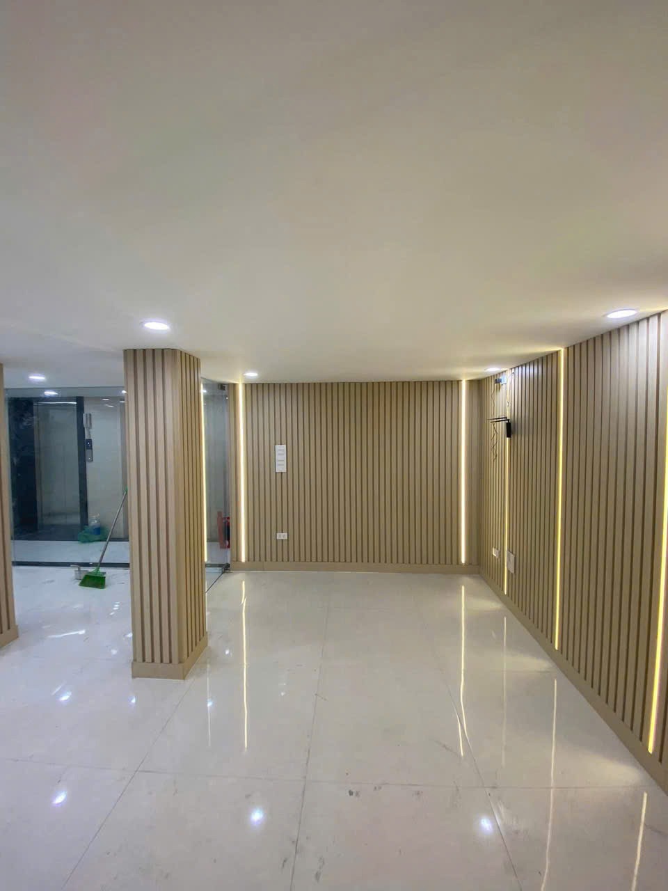 Toà Văn Phòng Phân Lô VIP: Kinh Doanh, Cho Thuê - 8 Tầng, Ô Tô Vào Cửa