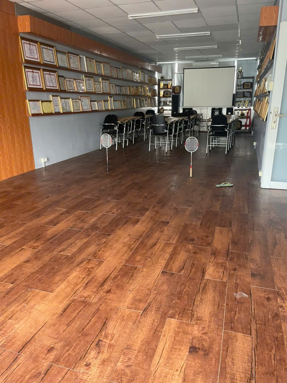 Biệt Thự Phạm Hùng: Thiết Kế Hiện Đại, Vị Trí Đắc Địa - Giá 35 Tỷ