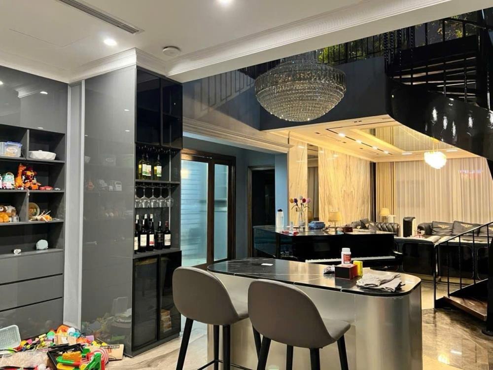 Bán tòa nhà 9 tầng mặt tiền Hoàng Cầu, View Hồ, Kinh Doanh, Giá Tốt