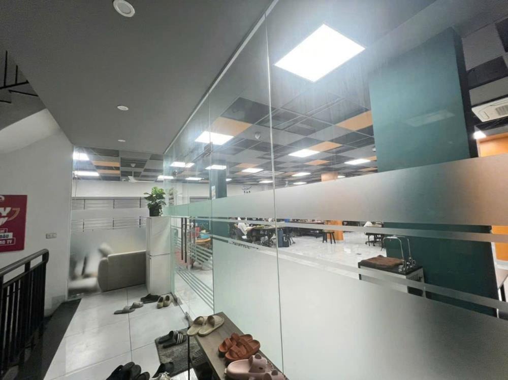 Bán tòa nhà 9 tầng mặt tiền Hoàng Cầu, View Hồ, Kinh Doanh, Giá Tốt