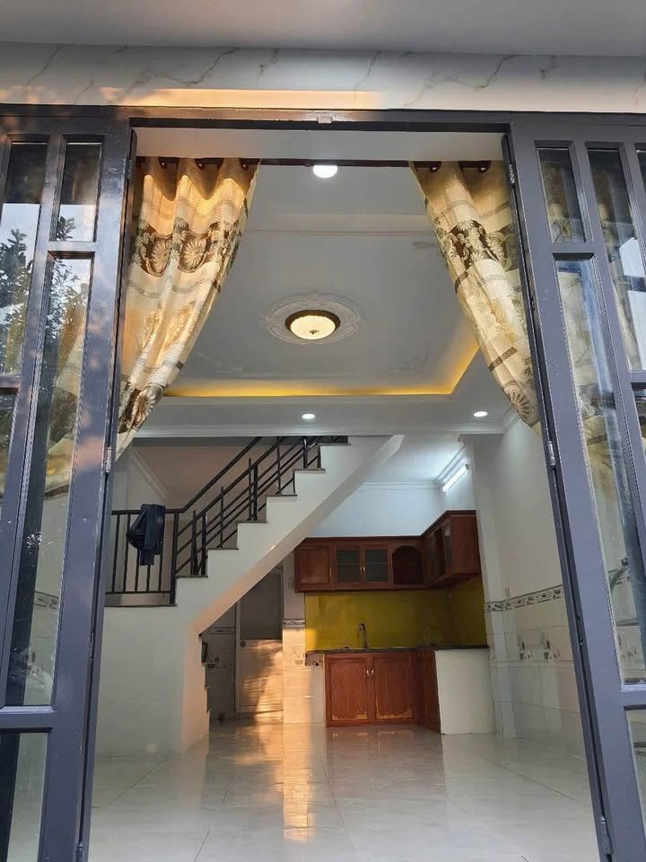 Bán nhà giá rẻ Bình Chánh: Sổ riêng, gần chợ, chủ kẹt tiền