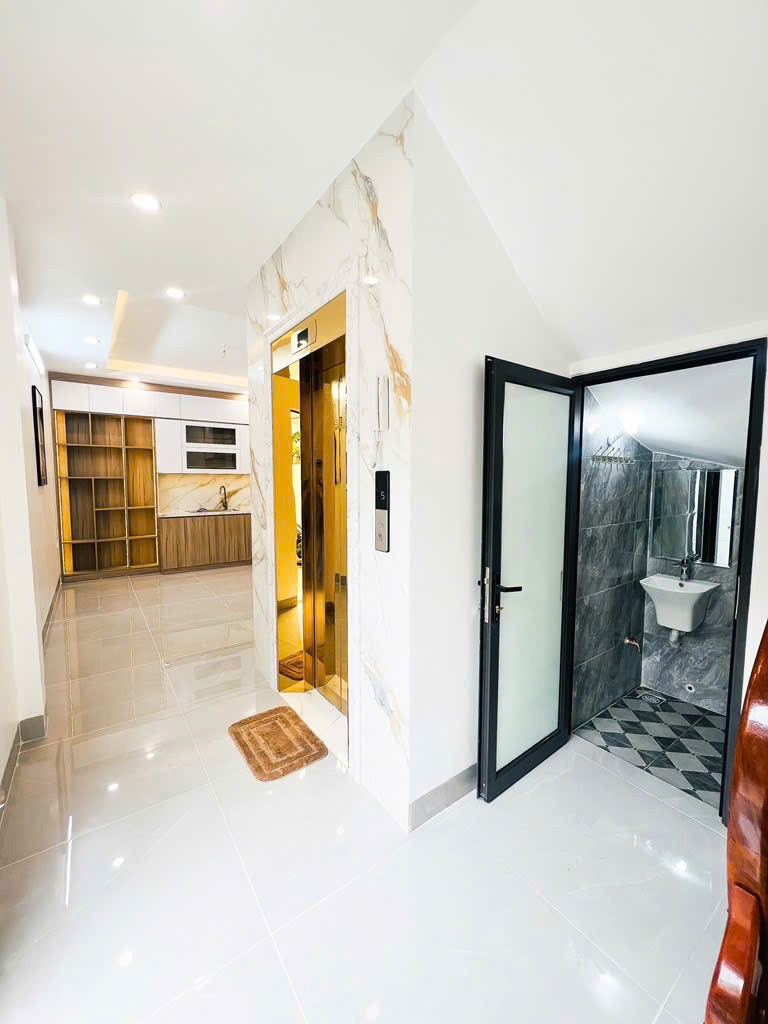 Bán nhà 5 tầng thang máy, 60m2, 10m ô tô, full nội thất - Giá 14.x tỷ