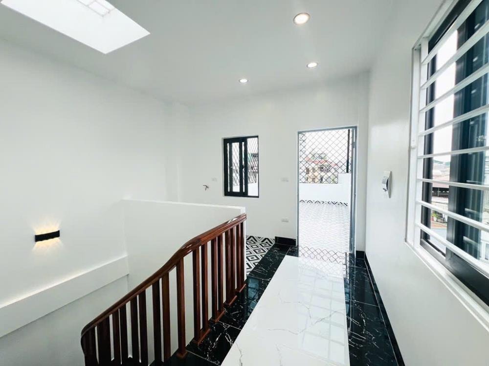 Bán nhà 5 tầng thang máy, 60m2, 10m ô tô, full nội thất - Giá 14.x tỷ