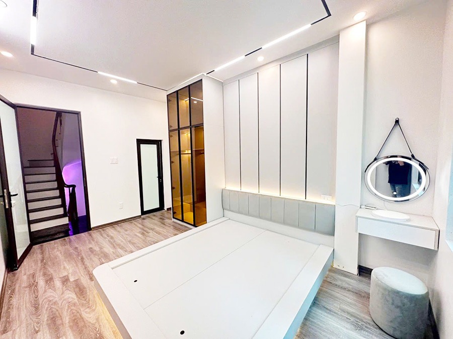 Chính chủ bán nhà Ba Đình đẹp, nội thất xịn, ngõ rộng 3 gác - Giá Tốt