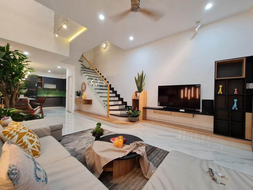 Bán Nhà Mặt Tiền Bà Triệu, Hóc Môn - 90m2, SHR, Kinh Doanh