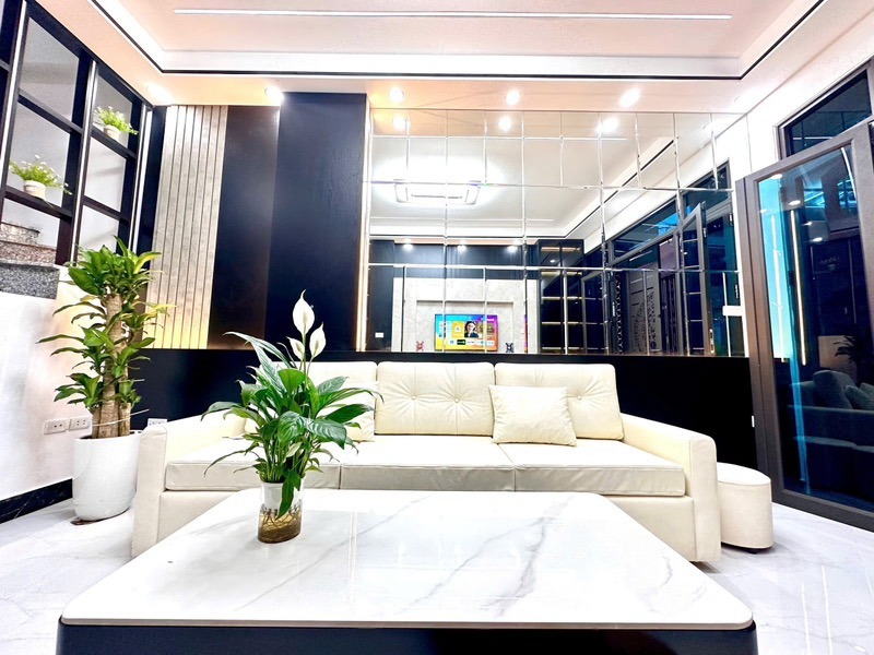 Bán Nhà Lê Thanh Nghị - 6 Tầng, Mặt Tiền Rộng, Giá Tốt