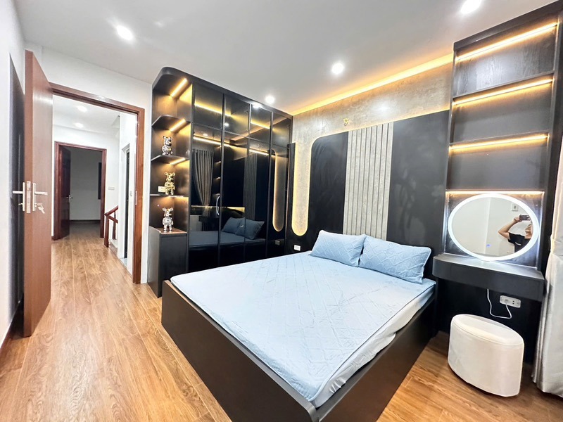 Bán Nhà Lê Thanh Nghị - 6 Tầng, Mặt Tiền Rộng, Giá Tốt