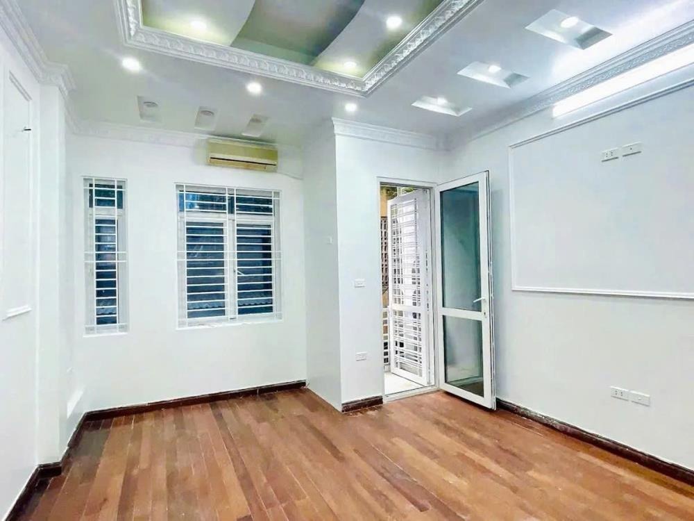 Bán Nhà Phố Thái Hà 50m2 - 5 Tầng, Mặt Tiền 4.5m, Ô Tô Đỗ Cửa