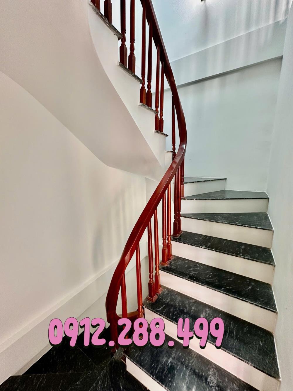 Nhà đẹp Vĩnh Hưng, Hoàng Mai: 36m², 5 tầng, 6.2 tỷ, Full Nội Thất, 30m ra ô tô