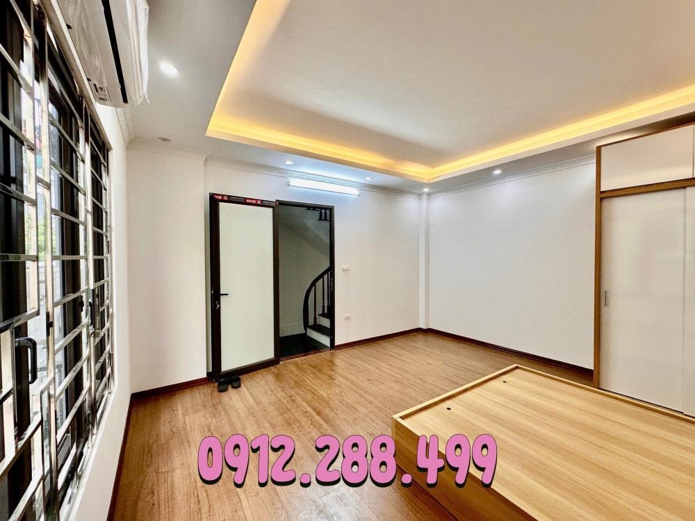 Nhà đẹp Vĩnh Hưng, Hoàng Mai: 36m², 5 tầng, 6.2 tỷ, Full Nội Thất, 30m ra ô tô