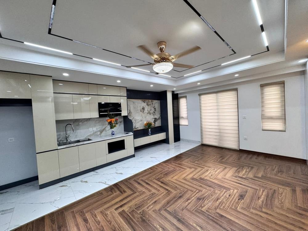 Bán nhà Ngõ Tránh Trần Duy Hưng - 44/55m2, 6 Tầng, 22.5 Tỷ - Vị Trí Đắc Địa
