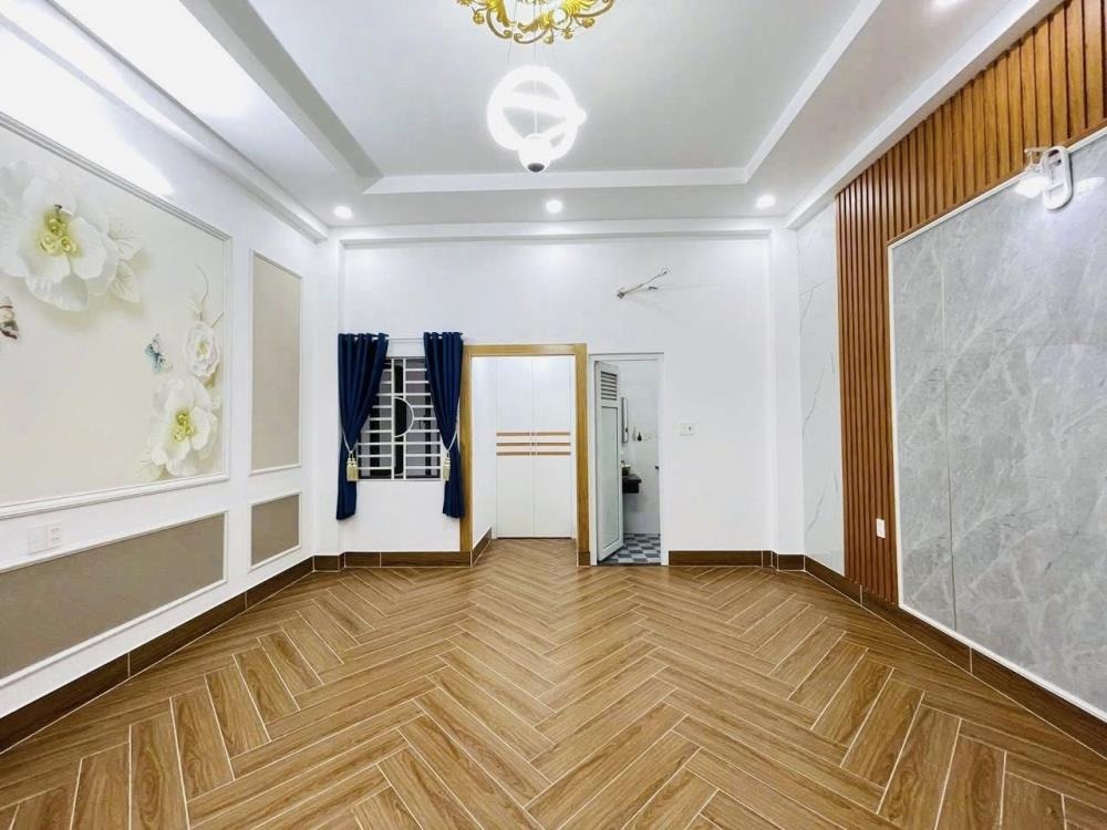 Nhà phố mặt tiền kinh doanh Quận 12 - 5 Tầng, Có Thang Máy