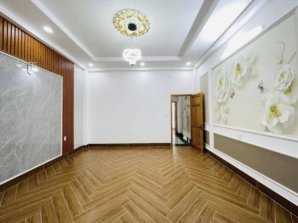 Nhà phố mặt tiền kinh doanh Quận 12 - 5 Tầng, Có Thang Máy
