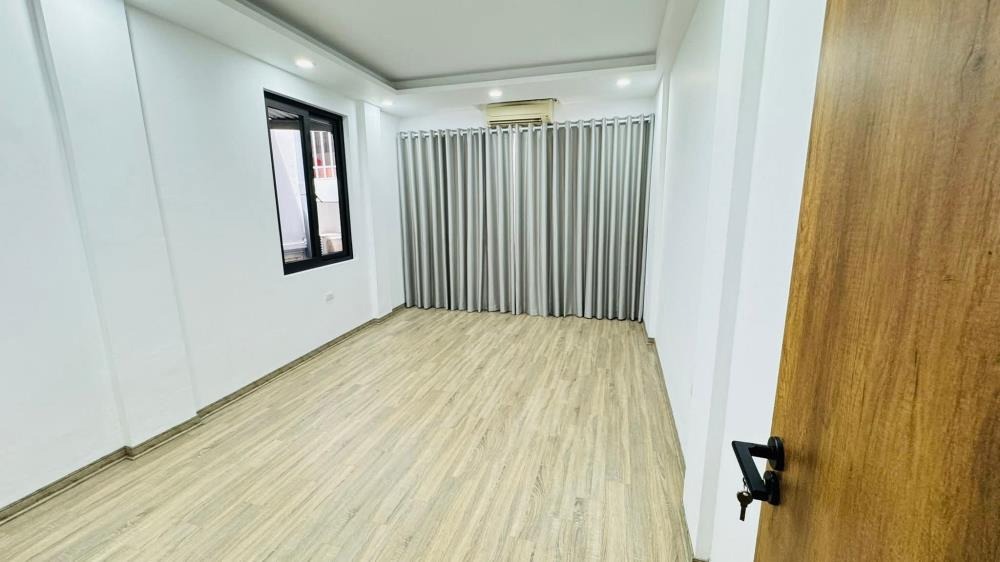 Bán nhà Trần Thái Tông, Cầu Giấy: 30m2 x 5 Tầng, Ngõ Rộng, Giá 7.5 tỷ
