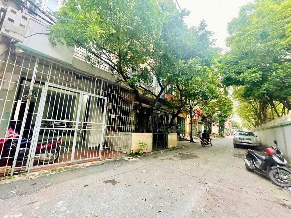 Bán nhà lô góc Cầu Giấy - 20.9 tỷ - Ô tô tránh - Kinh doanh đỉnh cao