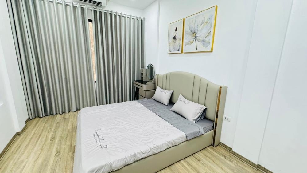 Bán nhà Trần Thái Tông, Cầu Giấy: 30m2 x 5 Tầng, Ngõ Rộng, Giá 7.5 tỷ