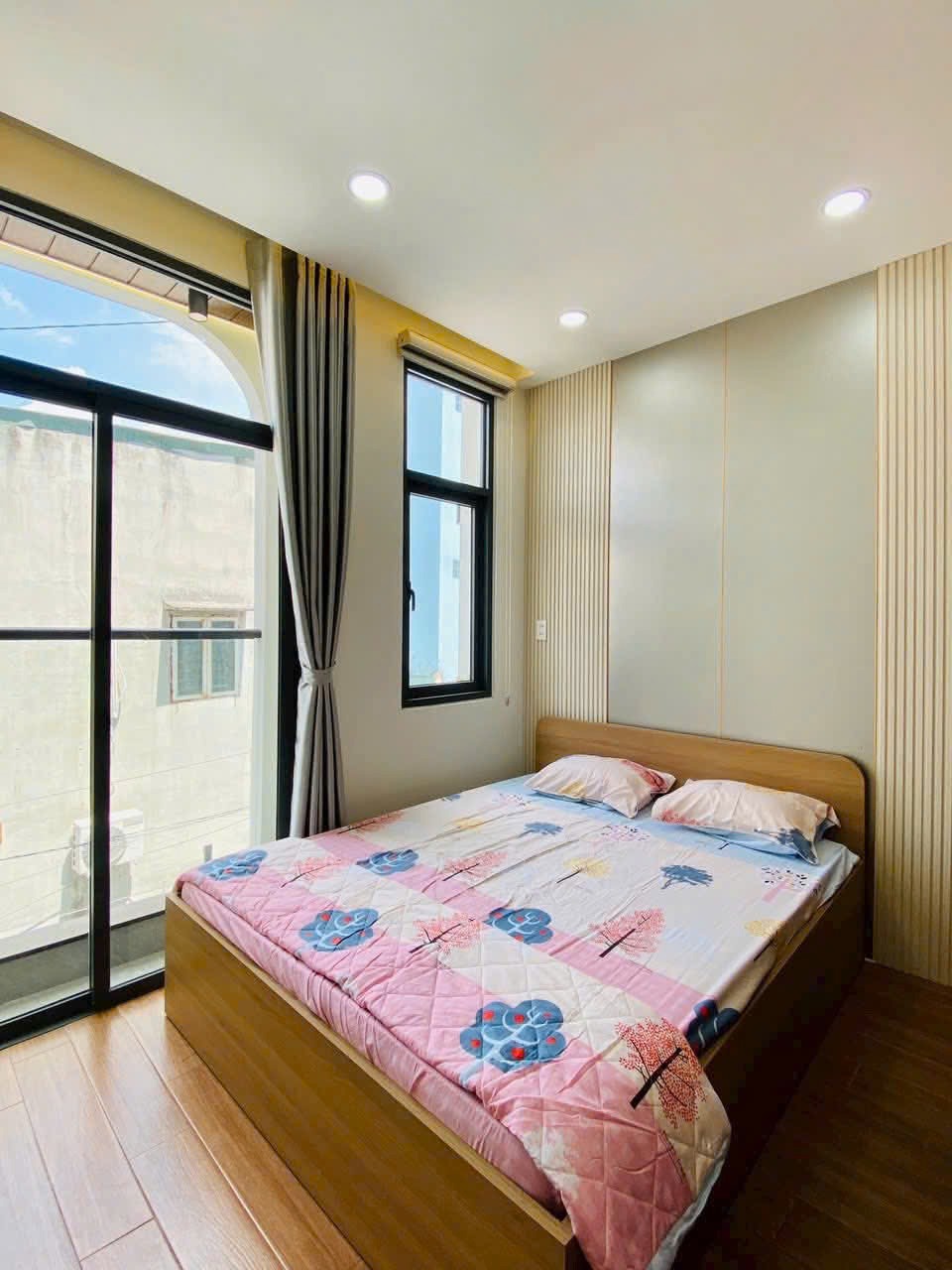 Bán Nhà Gò Vấp: 1 Trệt 3 Lầu, Nội Thất Đầy Đủ, Vị Trí Đắc Địa