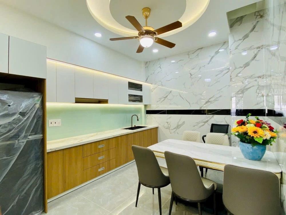 Bán Nhà Gò Vấp: 1 Trệt 3 Lầu, Nội Thất Đầy Đủ, Vị Trí Đắc Địa