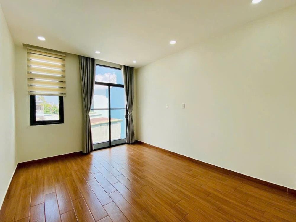 Bán Nhà Gò Vấp: 1 Trệt 3 Lầu, Nội Thất Đầy Đủ, Vị Trí Đắc Địa