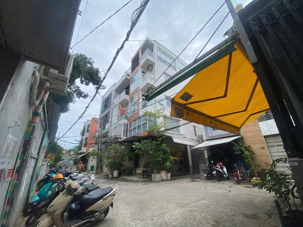Bán nhà Điện Biên Phủ 5 tầng, 4m, khu dân trí cao