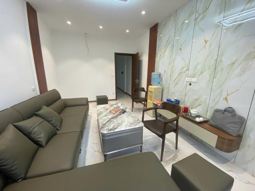 Siêu phẩm phân lô Cầu Giấy: 51m2, MT 4m, Giá 12 tỷ - Vị trí đắc địa, Tiện ích vượt trội