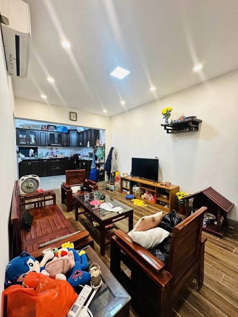 Bán Nhà Tập Thể Mặt Phố Hồ Đắc Di - Giá Tốt, Vị Trí Đẹp