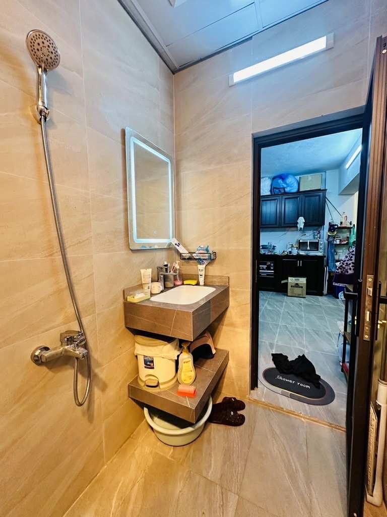 Bán Nhà Tập Thể Mặt Phố Hồ Đắc Di - Giá Tốt, Vị Trí Đẹp