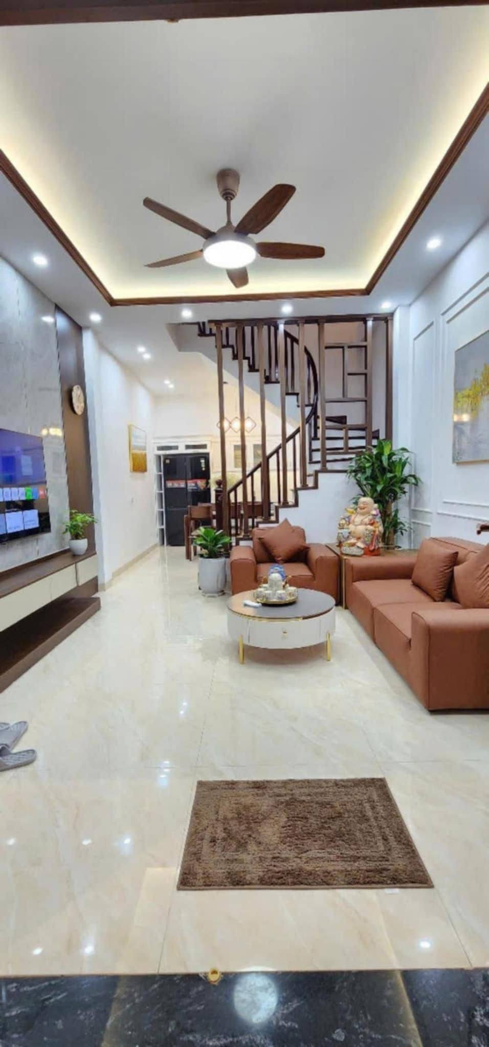 Bán nhà Cầu Giấy - 5 tầng, hiện đại, ngõ thông, 6.85 tỷ