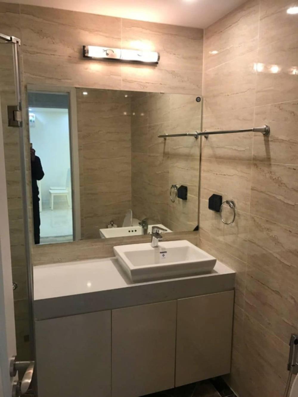 Bán nhà chung cư Tân Hoàng Minh - 2 phòng ngủ - Tặng nội thất xịn - Dân trí cao