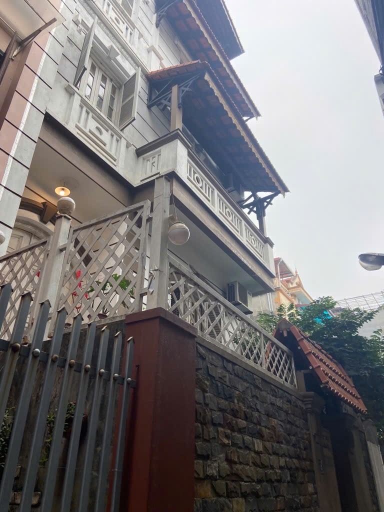 Nhà Đẹp Nghi Tàm - Cho Thuê/Đầu Tư - Bể Bơi, Sát Phố, Ô Tô Vào