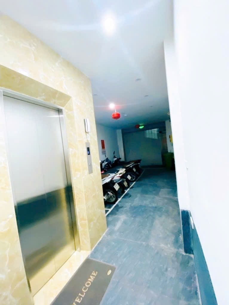 Tòa CCMN Nguyễn Văn Huyên 8 Tầng: Vị Trí Đắc Địa, Kinh Doanh Sinh Lời Cao Cầu Giấy