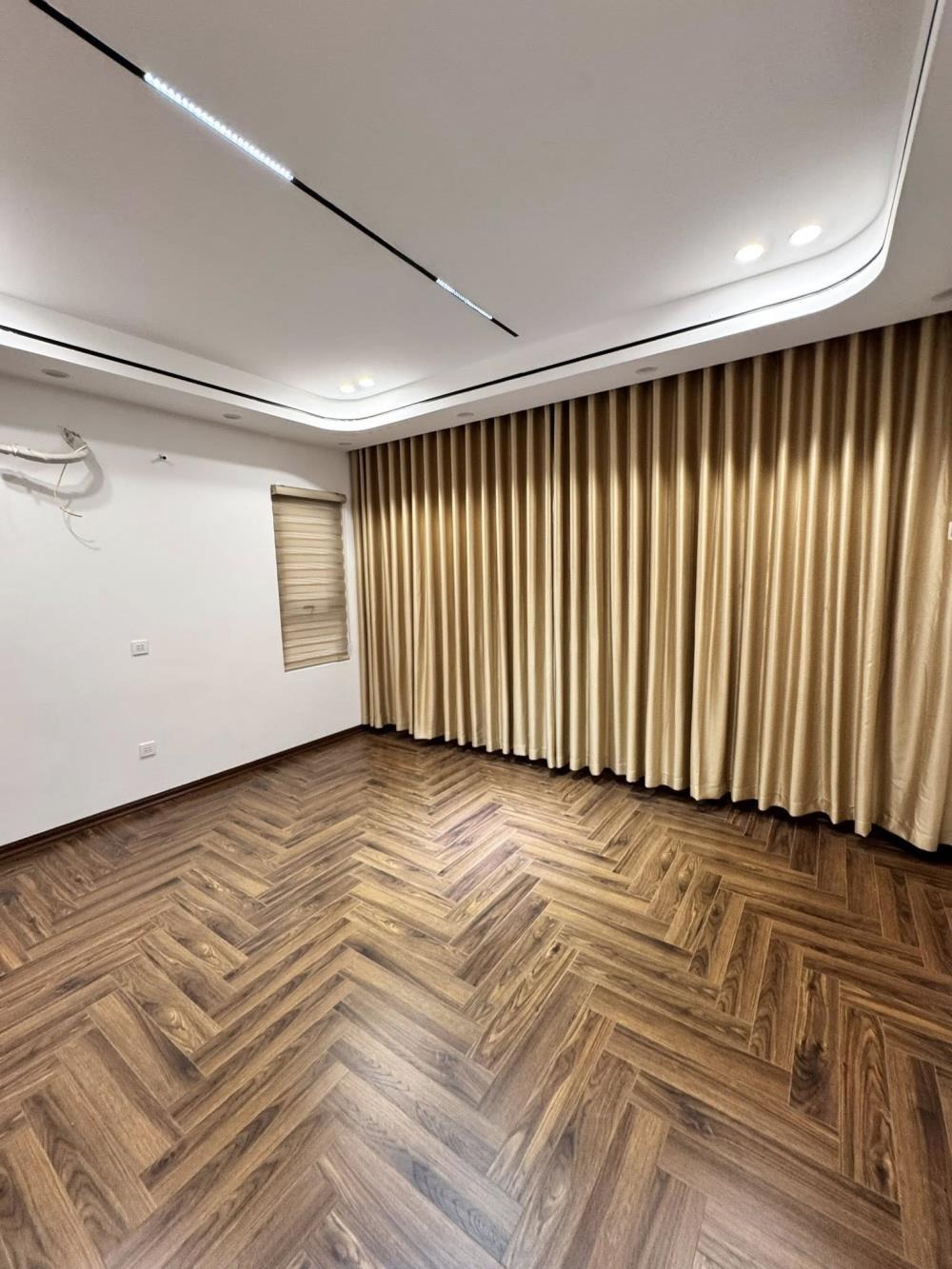 Nhà 6 Tầng Thang Máy, Gara Ô Tô, Trần Duy Hưng - Giá 22.5 tỷ