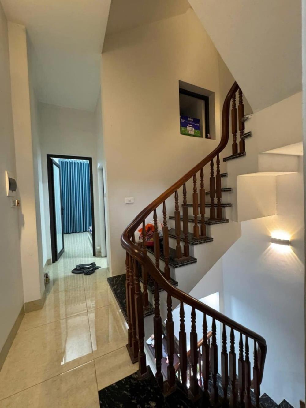Nhà Đẹp Cầu Giấy: 8 tỷ sở hữu nhà 38m2, vị trí đắc địa ngã tư