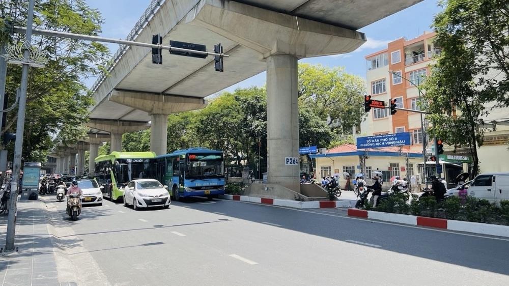Nhà Đẹp Cầu Giấy: 8 tỷ sở hữu nhà 38m2, vị trí đắc địa ngã tư
